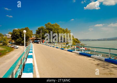 Ulubat oder Uluabat Lake Golyazi Umgebung in Bursa, Türkei, wunderbarer natürlicher Seeblick, 08. september 2020 Stockfoto