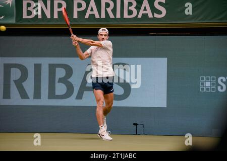 Stockholm, Kungliga tennishallen, Tomáš Macháč gegen Duje Ajduković. Tomáš Macháč gewinnt in zwei Sätzen. Tomáš Macháč Stockfoto