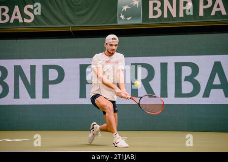 Stockholm, Kungliga tennishallen, Tomáš Macháč gegen Duje Ajduković. Tomáš Macháč gewinnt in zwei Sätzen. Tomáš Macháč Stockfoto