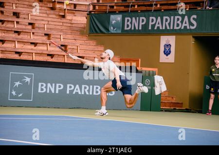 Stockholm, Kungliga tennishallen, Tomáš Macháč gegen Duje Ajduković. Tomáš Macháč gewinnt in zwei Sätzen. Tomáš Macháč Stockfoto