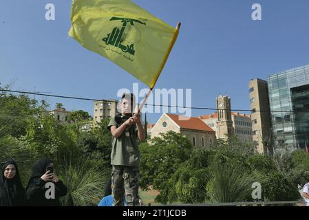 Beirut, Libanon. Oktober 2023. Tausende von Menschen demonstrieren am 13. Oktober 2023 in Beirut, Libanon, pro Palästina. (Foto: Elisa Gestri/SIPA USA) Credit: SIPA USA/Alamy Live News Stockfoto