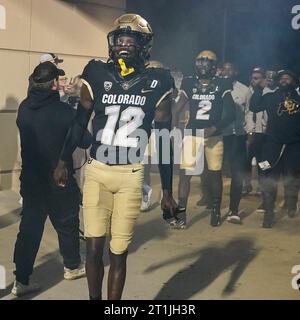 Boulder, CO, USA. Oktober 2023. Travis Hunter (12) verlässt den Tunnel vor dem Fußballspiel zwischen Colorado und Stanford in Boulder, CO. Derek Regensburger/CSM/Alamy Live News Stockfoto