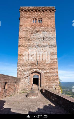 Schloss Trifels ist eine Felsenburg im Pfälzerwald oberhalb der südpfälzischen Stadt Annweiler. Wasgau, Rheinland-Pfalz, Deutschland, Europa Stockfoto