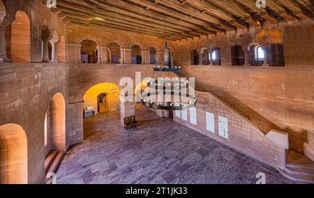 Kaisersaal im Schloss Trifels. Im Pfälzerwald oberhalb der südpfälzischen Stadt Annweiler. Wasgau, Rheinland-Pfalz, Deutschland, Eu Stockfoto