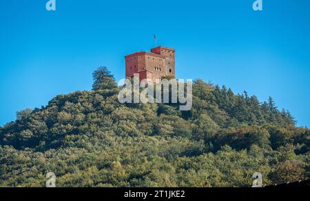 Schloss Trifels ist eine Felsenburg im Pfälzerwald oberhalb der südpfälzischen Stadt Annweiler. Wasgau, Rheinland-Pfalz, Deutschland, Europa Stockfoto