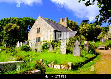St. Marys Church, Old Town, St. Marys, Isles of Scilly, die letzte Ruhestätte des ehemaligen Labour-Premierministers Harold Wilson, hier begraben, da er eine h hatte Stockfoto