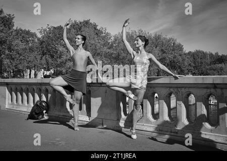 Straßenkünstler in der Pont Louis-Philippe, Paris, Frankreich Stockfoto