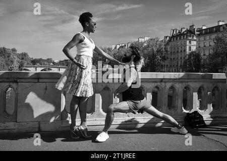 Straßenkünstler in Pont Louis-Philippe, Paris, Frankreich Stockfoto