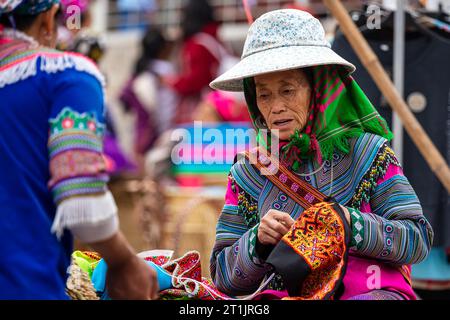 Leute vom Bac Ha Markt in Nordvietnam Stockfoto