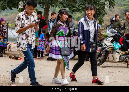 Leute vom Bac Ha Markt in Nordvietnam Stockfoto