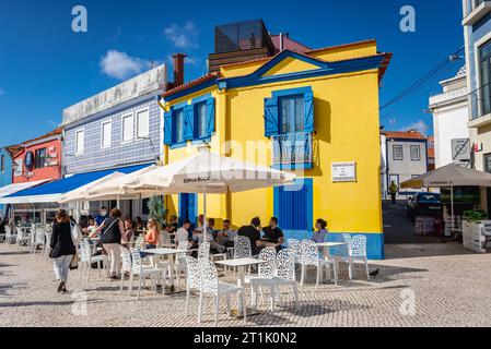 Straße Cais dos Botiroes in der Altstadt von Aveiro in Portugal Stockfoto
