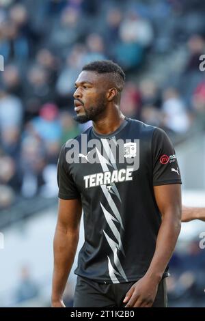 Barrow's Emile Acquah während der zweiten Halbzeit des Spiels der Sky Bet League 2 zwischen MK Dons und Barrow im Stadion MK, Milton Keynes am Samstag, den 14. Oktober 2023. (Foto: John Cripps | MI News) Credit: MI News & Sport /Alamy Live News Stockfoto