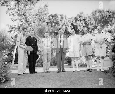 Herr Wendell Willkie in Alexandria. Während seiner Nahen Osten Tour Herr Wendell Willkie Met Admiral Sir Henry Harwood, General Maxwell und Drücker. 6. September 1942. Gruppenfoto in Alexandria. Stockfoto