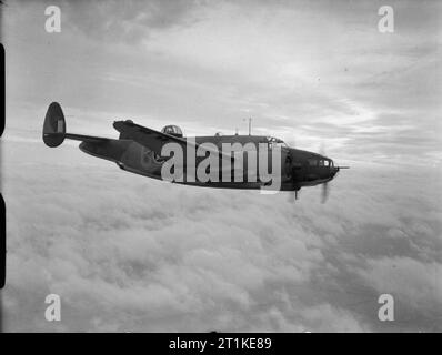 Amerikanische Flugzeuge im Royal Air Force Service 1939-1945, Lockheed V-146 Ventura. Ventura Mark II, AE939 ?SB-C?, von der No. 464 Squadron RAAF mit Sitz in Feltwell, Norfolk, im Flug. Stockfoto