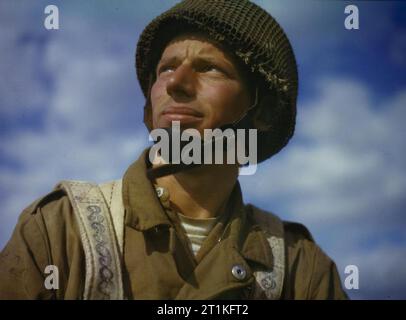 Paratroop Ausbildung in Großbritannien, Oktober 1942 Kopf und Schultern Porträt der Fallschirmjäger. Stockfoto