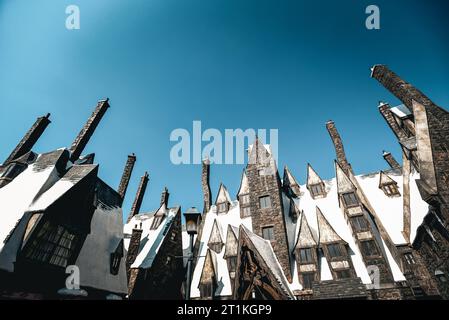 Dächer des Hogsmeade Village in der Wizarding World of Harry Potter Area in den Universal Studios Hollywood - Los Angeles, Kalifornien Stockfoto