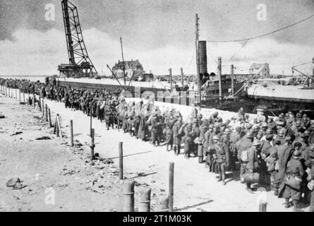 Dünkirchen und der Rückzug aus Frankreich 1940 britischen und französischen Gefangenen in Dünkirchen, Juni 1940. Stockfoto