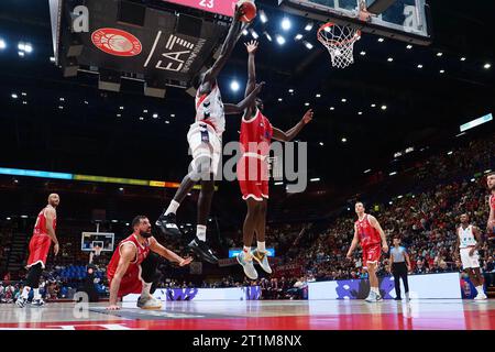 Mailand, Italien. Oktober 2023. Mouhamed Faye (UNAHOTELS Reggio Emilia) während der EA7 Emporio Armani Milano vs UNAHOTELS Reggio Emilia, Italian Basketball Series A Match in Mailand, Italien, 14. Oktober 2023 Credit: Independent Photo Agency/Alamy Live News Stockfoto