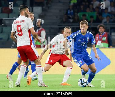 Bari, Apulien, Italien. Oktober 2023. Bari 14.10.2023, während des Fußballspiels, das für die UEFA-Qualifikation Europa gültig ist, zwischen den Nationalmannschaften Italiens und Maltas im San Nicola Stadion in Bari.im Bild: NicolËœ Barella (Foto: © Fabio Sasso/ZUMA Press Wire) NUR REDAKTIONELLE VERWENDUNG! Nicht für kommerzielle ZWECKE! Stockfoto