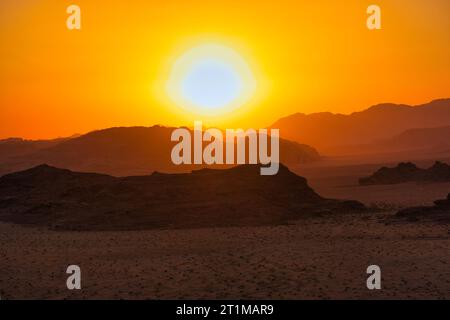 Sands and Stars: Wadi Rum Chronicles Stockfoto