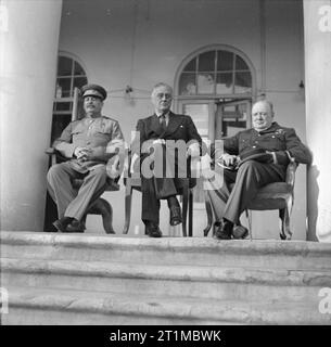 Die britische Armee im Nahen Osten 1943 Winston Churchill, Franklin Roosevelt und Josef Stalin auf der Konferenz von Teheran, 3. Dezember 1943. Stockfoto