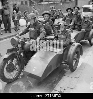 Der Home Guard 1939-45 Home Guard Soldaten auf Motorrad seitenwagen Kombinationen mit Lewis Kanonen während einer Übung in der Nähe von Exeter, 10. August 1941. Stockfoto