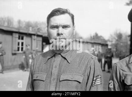 Die Schutzstaffeln (SS) Josef Kramer, Kommandant des KZ Belsen, nach seiner Gefangennahme durch die Alliierten. 13. April 1945. Stockfoto