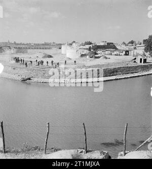 Die NS-Verfolgung Gestapo Vernehmung und Festnahme Mitte an Breedonck in Belgien: Eine allgemeine Außenansicht des Deutschen Gefängnis an Breedonck zeigt den breiten Graben, der sie umgibt. Stockfoto