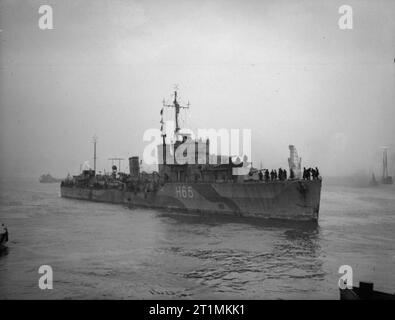 Die Royal Navy während des Zweiten Weltkriegs Zerstörer HMS BOADICEA, die Britische "Beagle", unterwegs in den Küstengewässern off Greenock. Stockfoto