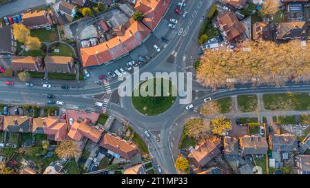 Eine Luftaufnahme des Green End Kreisverkehrs, Burnage, Manchester. Stockfoto