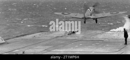 Fleet Air Arm Versuche, an Bord der HMS Victorious. 23. - 25. September 1942. Ein seafire das Fahrpedal. Stockfoto