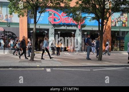 Disney Store Oxford Street London England Großbritannien Stockfoto