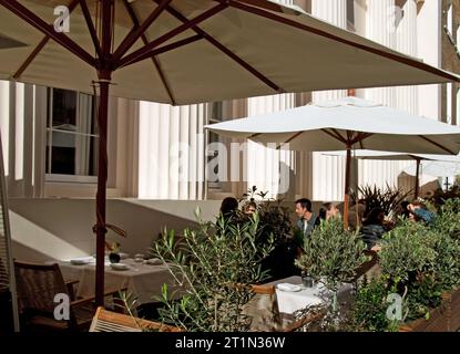 Openair Restaurant/Café, Mocomb Street, Belgravia, London, Großbritannien Stockfoto