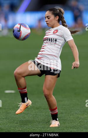 Sydney, Australien. Oktober 2023. Melissa Caceres of the Wanderers wärmt sich vor der Liberty A-League RD1 zwischen Sydney FC und Western Sydney Wanderers im Allianz Stadium am 14. Oktober 2023 in Sydney auf Stockfoto