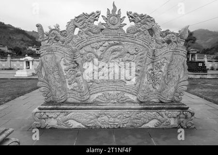 Friedhof in der Nähe von Bac Ha, Provinz Lao Cai, Vietnam. Grabmarkierung. Stockfoto