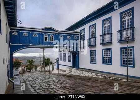 Casa Gloria, wundervoll dekorierter geschlossener Gang, Convento A Orfanato, Diamantina, Minas Gerais, Brasilien Stockfoto