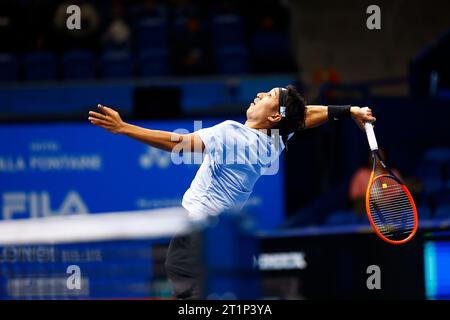 Tokio, Japan. Oktober 2023. Yasutaka UCHIYAMA (JPN) spielt gegen Marcos GIRON (USA) während des Qualifikationsfinales für die Kinoshita Group Japan Open Tennis Championships 2023 im Ariake Coliseum. Dies ist das am längsten laufende ATP Tour-Turnier in Asien, das erstmals 1972 ausgetragen wurde. Das Turnier findet vom 16. Bis 22. Oktober statt. Giron gewann mit 6:3, 6:2. (Kreditbild: © Rodrigo Reyes Marin/ZUMA Press Wire) NUR REDAKTIONELLE VERWENDUNG! Nicht für kommerzielle ZWECKE! Quelle: ZUMA Press, Inc./Alamy Live News Stockfoto