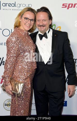 Katharina Kriebel und Kolja Kleeberg bei der 12. Laughing Hearts Charity Gala 2023 Hotel Grand Hyatt. Berlin, 14.10.2023 *** Katharina Kriebel und Kolja Kleeberg bei der 12 Laughing Hearts Charity Gala 2023 Hotel Grand Hyatt Berlin, 14 10 2023 Foto:XF.xKernx/xFuturexImagex Hearts 3002 Credit: Imago/Alamy Live News Stockfoto