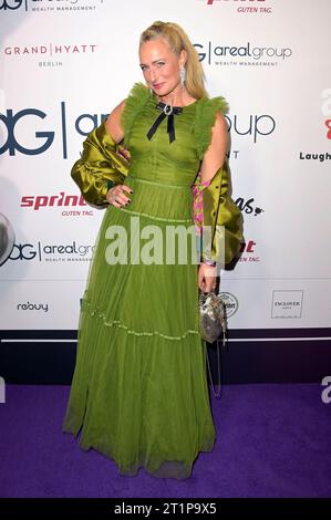 Eva Mona Rodekirchen bei der 12. Laughing Hearts Charity Gala 2023 Hotel Grand Hyatt. Berlin, 14.10.2023 *** Eva Mona Rodekirchen bei der 12 Laughing Hearts Charity Gala 2023 Hotel Grand Hyatt Berlin, 14 10 2023 Foto:XF.xKernx/xFuturexImagex Hearts 3015 Credit: Imago/Alamy Live News Stockfoto