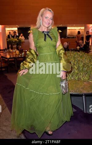 Eva Mona Rodekirchen bei der 12. Laughing Hearts Charity Gala 2023 Hotel Grand Hyatt. Berlin, 14.10.2023 *** Eva Mona Rodekirchen bei der 12 Laughing Hearts Charity Gala 2023 Hotel Grand Hyatt Berlin, 14 10 2023 Foto:XF.xKernx/xFuturexImagex Hearts 3065 Credit: Imago/Alamy Live News Stockfoto