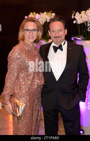 Katharina Kriebel und Kolja Kleeberg bei der 12. Laughing Hearts Charity Gala 2023 Hotel Grand Hyatt. Berlin, 14.10.2023 *** Katharina Kriebel und Kolja Kleeberg bei der 12 Laughing Hearts Charity Gala 2023 Hotel Grand Hyatt Berlin, 14 10 2023 Foto:XF.xKernx/xFuturexImagex Hearts 3061 Credit: Imago/Alamy Live News Stockfoto