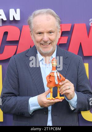 Nick Park and Chicken Character Ginger, Chicken Run: Dawn of the Nugget, BFI London Film Festival 2023, Southbank Centre, Royal Festival Hall, London, Stockfoto