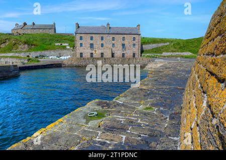 Keiss Harbour ist ein malerischer Fischerhafen im Dorf Keiss in der Nähe von Thurso in Caithness, Schottland. Stockfoto