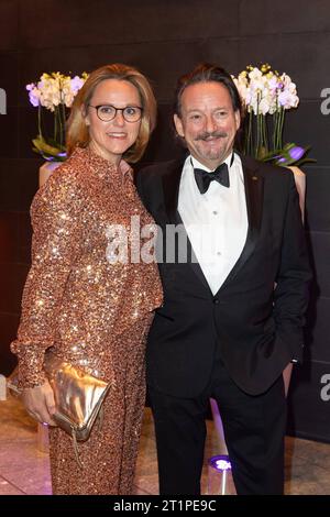 Charity Gala Laughing Hearts Kolja Kleeberg mit Freundin Katharina Kriebel bei der Charity Gala Laughing Hearts am 14.10.2023 im Grand Hyatt am Potsdamer Platz in Berlin. *** Charity Gala Laughing Hearts Kolja Kleeberg mit Freundin Katharina Kriebel bei der Charity Gala Laughing Hearts am 14 10 2023 im Grand Hyatt am Potsdamer Platz in Berlin Copyright: XEventpressxKochanx Stockfoto