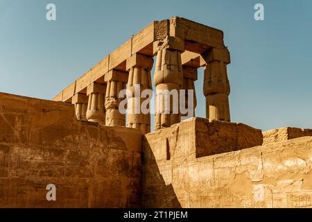 Luxor Tempel am Ufer des Nils Ägypten Stockfoto