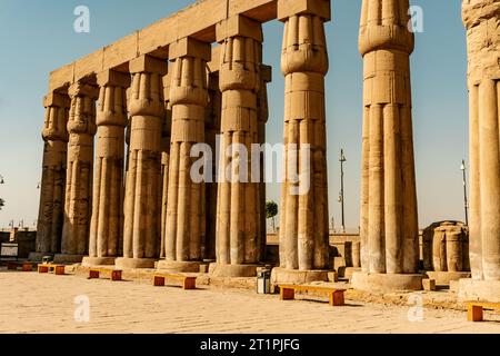 Luxor Tempel am Ufer des Nils Ägypten Stockfoto