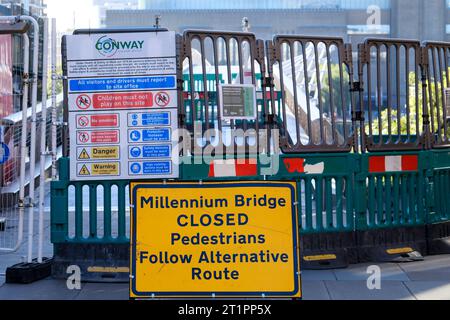 Milennium Bridge, London, Großbritannien. Oktober 2023. Die Millennium Bridge ist für drei Wochen wegen dringender Instandhaltungsarbeiten an der Unterseite der Brücke geschlossen. Quelle: Matthew Chattle/Alamy Live News Stockfoto