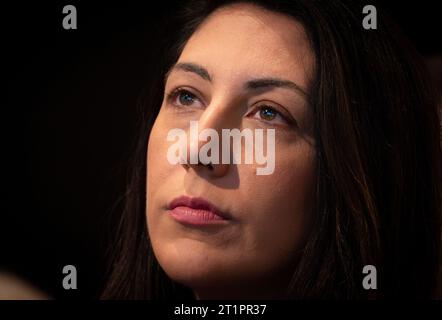 Aberdeen, Schottland, Großbritannien. Oktober 2023. Der Eröffnungstag der 89. Jährlichen nationalen Konferenz im P and J Live Konferenzzentrum in Aberdeen, Schottland. Nadia El-Nakla Ehefrau von Humza Yousaf. Iain Masterton/Alamy Live News Stockfoto