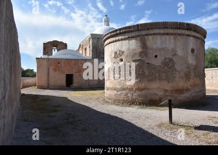 Tumacacori, AZ. USA. 10/9/2023. Die Mission San Cayetano del Tumacácori wurde 1691 von den Jesuiten in der Nähe einer Siedlung von Sobaipuri gegründet Stockfoto