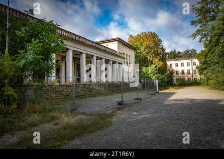 Wandlitz OT Lanke im Bundesland Brandenburg Gebäudekomplex am Bogensee im Barnim ehemalige NS-Reichspropagandaschule, zu DDR Zeiten FDJ-Hochschule Wilhelm Pieck. - 15.10.2023 Brandenburg *** Wandlitz OT Lanke in der brandenburgischen Bauanlage am Bogensee in der Barnim ehemaligen NS-Reichspropagandaschule, zu DDR-Zeiten FDJ Hochschule Wilhelm Pieck 15 10 2023 Brandenburg Stockfoto